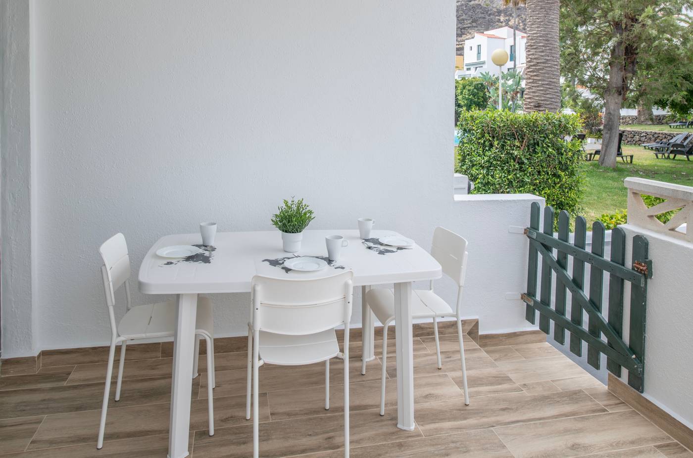 Los-Rosales-Terrace-21