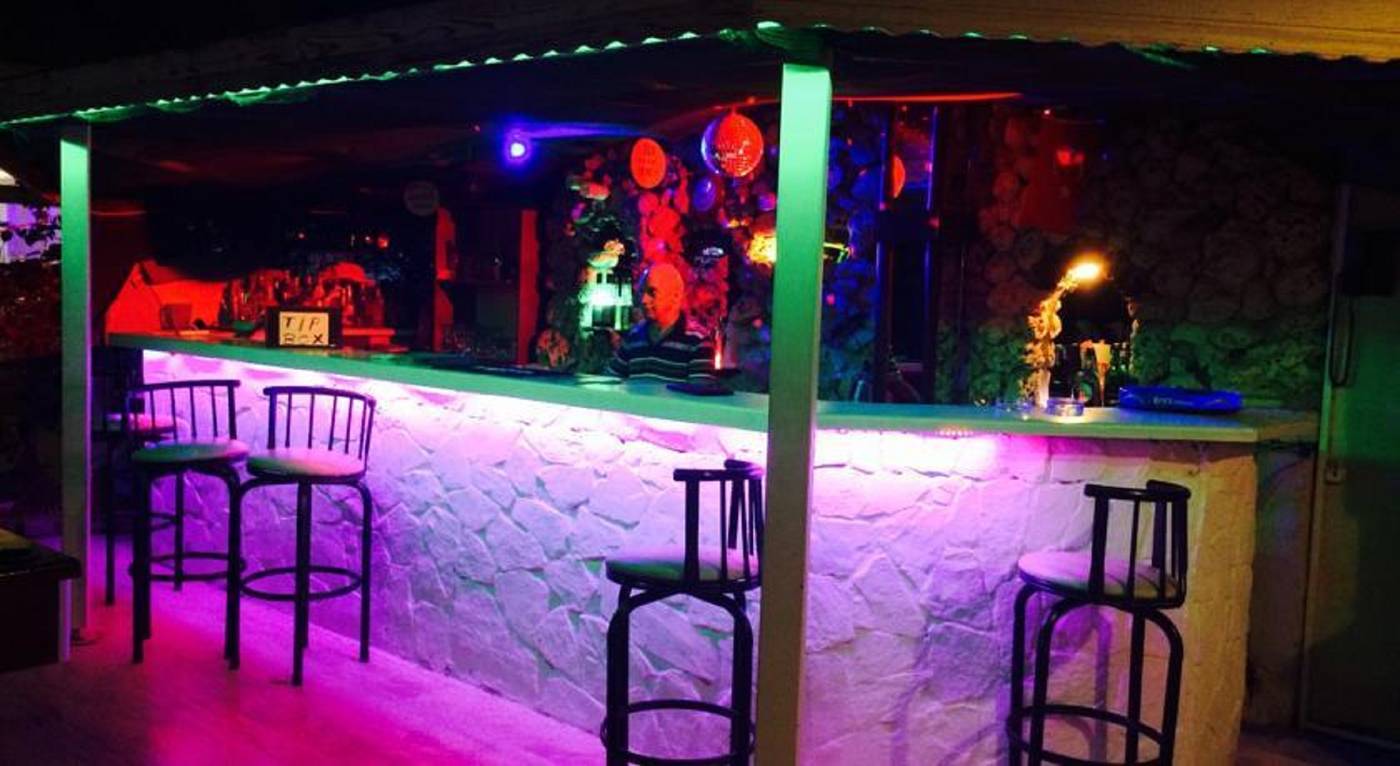 Green-Palm-Hotel-Bar-27