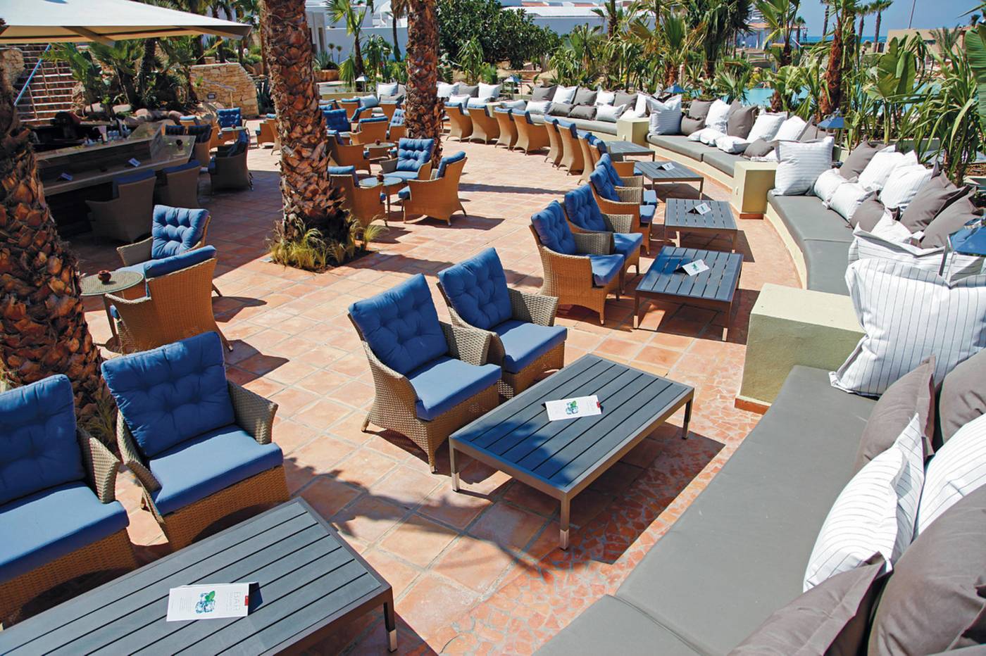 Hotel-Riu-Tikida-Dunas---All-inclusive-Bar-12
