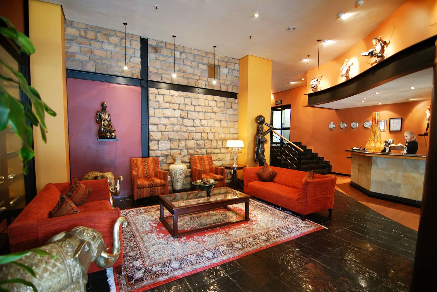 Cape-Town-Lodge-Hotel-Lobby-4