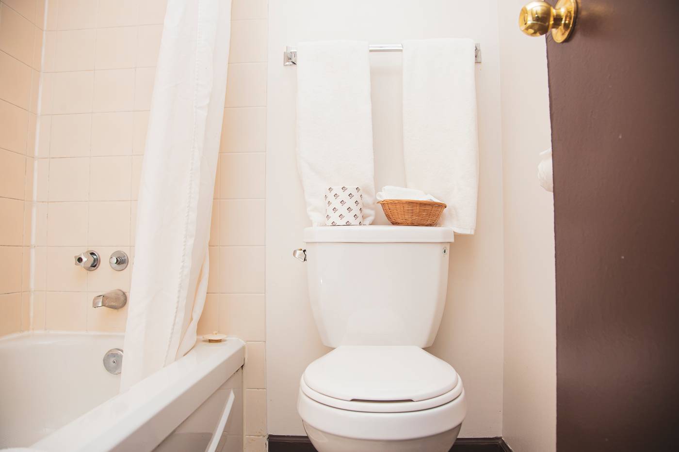 Happy-Day-Inn-Room-15