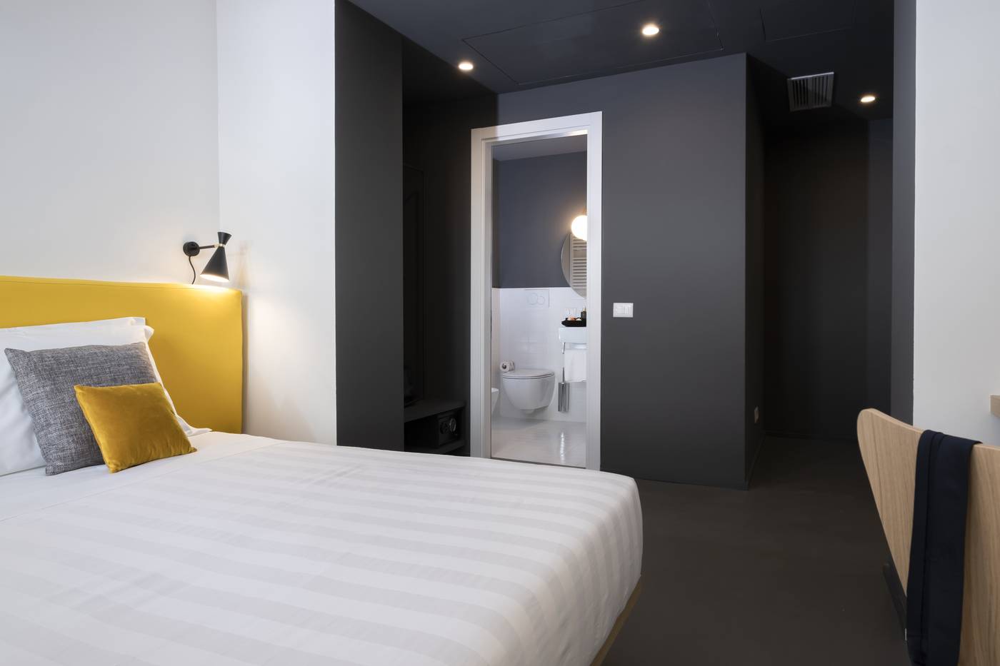 Camplus-Hotel-Roma-Centro-Room-20