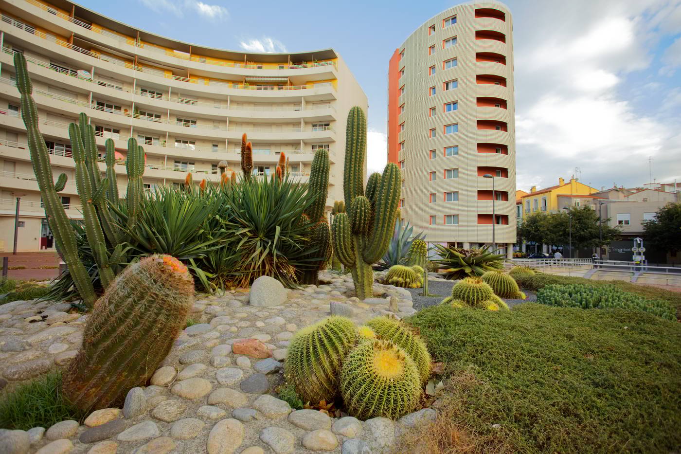 Appart-Hotel Mer & Golf City Perpignan Centre-France-PERPIGNAN -General view-1