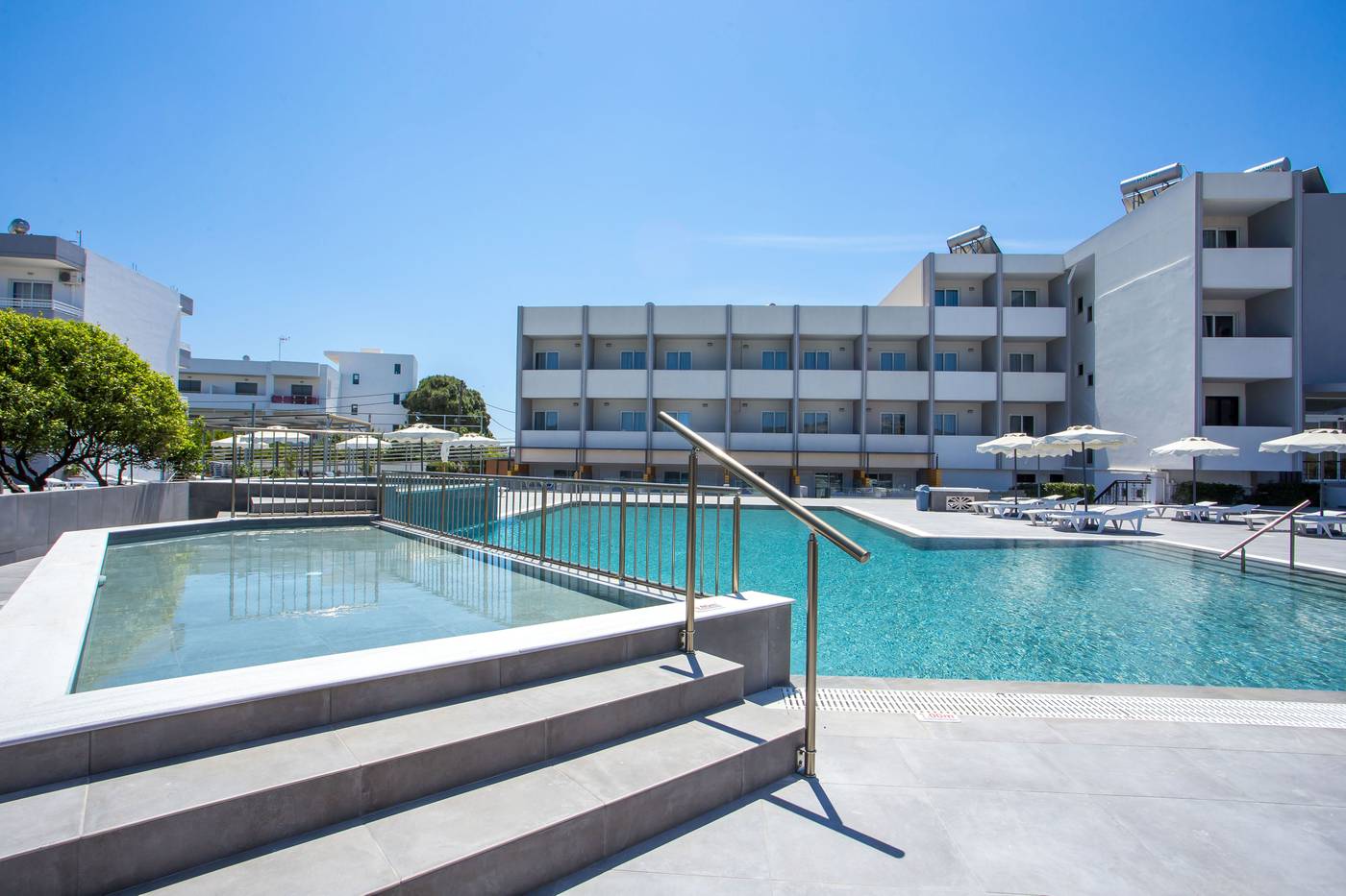 Tsampika-Hotel---Studios-Pool-2