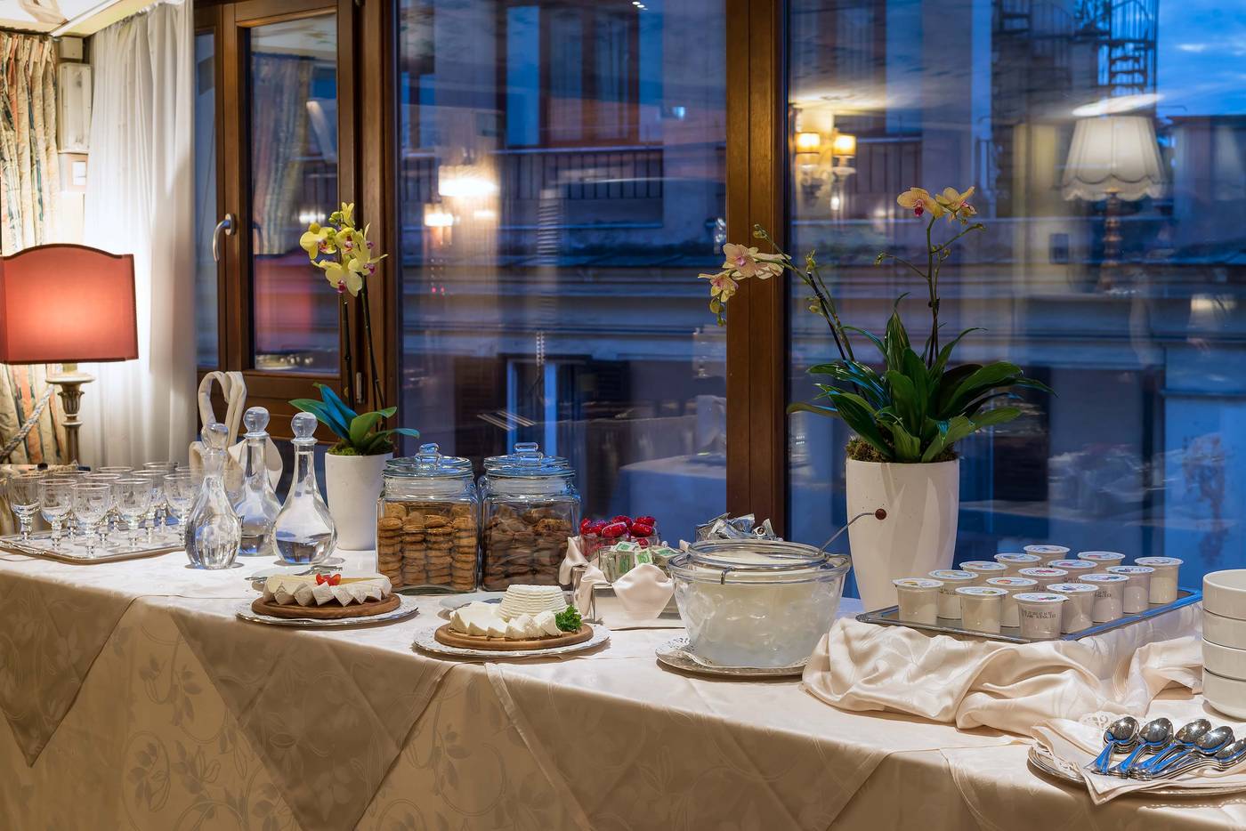 Hotel-Forum-Rome-Restaurant-8