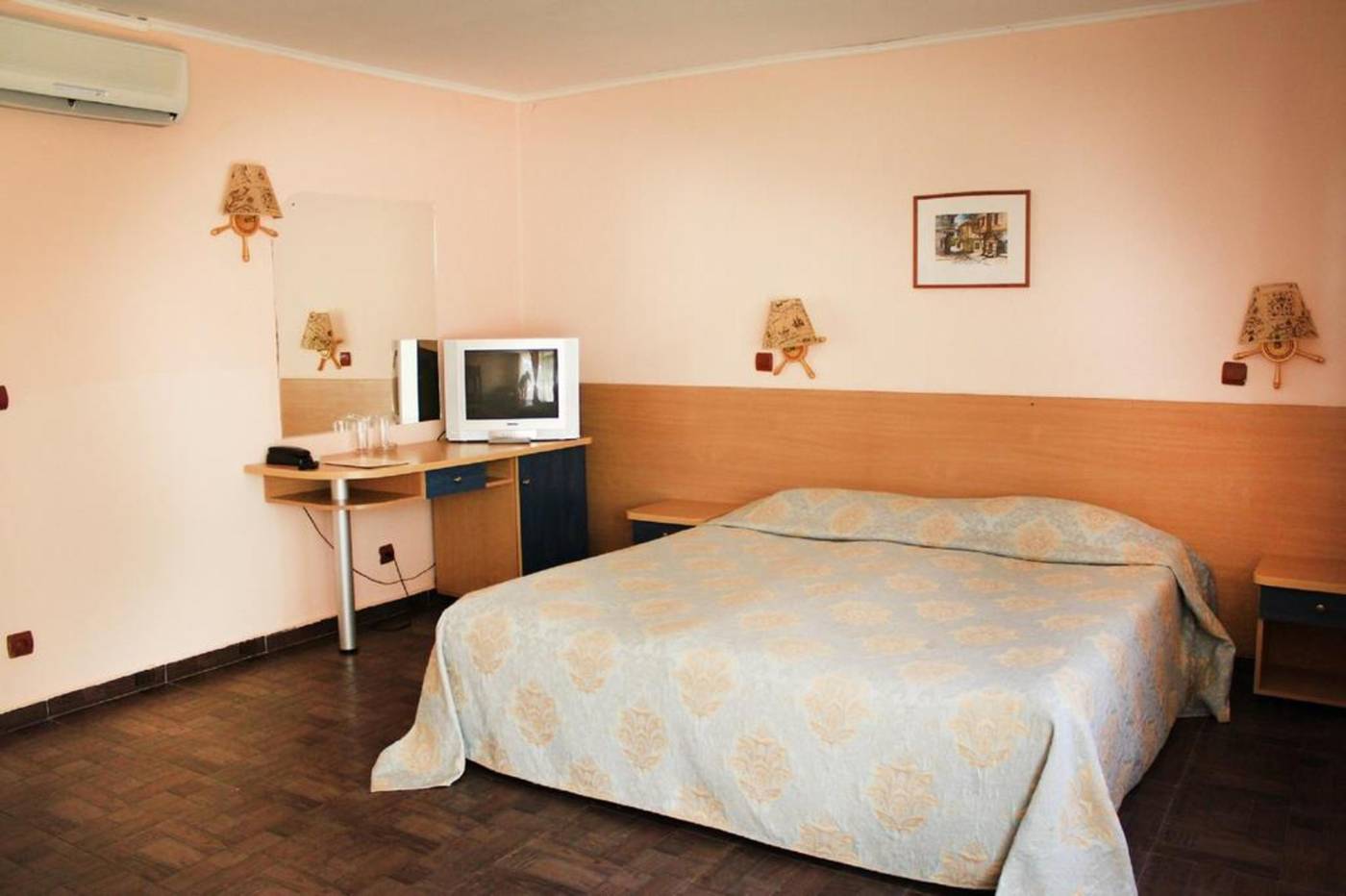 Elenite-Holiday-Village-Room-26