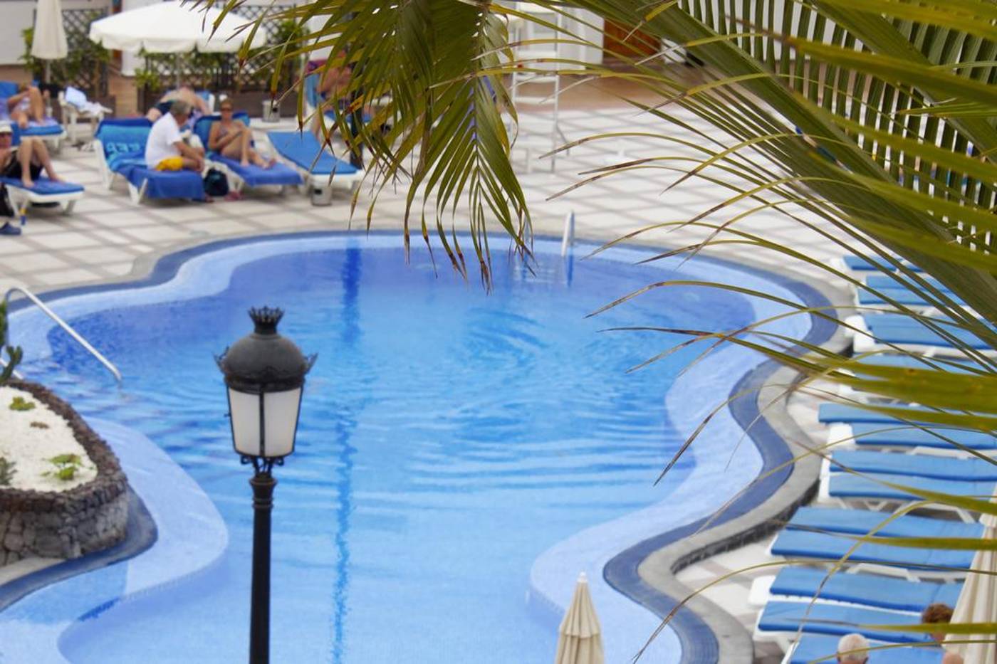 ONA-Beverly-Hills-Pool-3