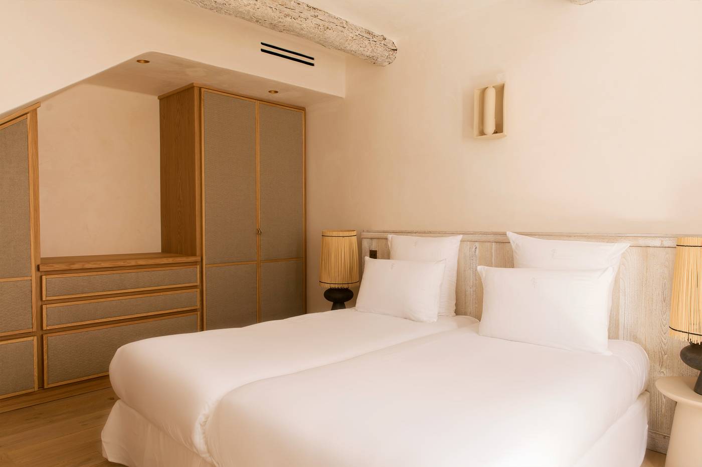 Hotel-La-Ponche-Room-11