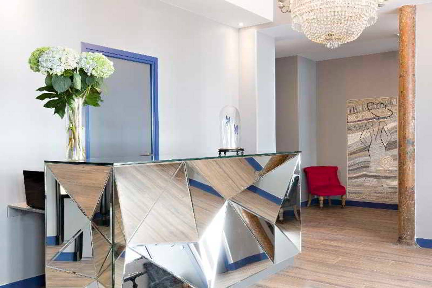 Mademoiselle-Lobby-7