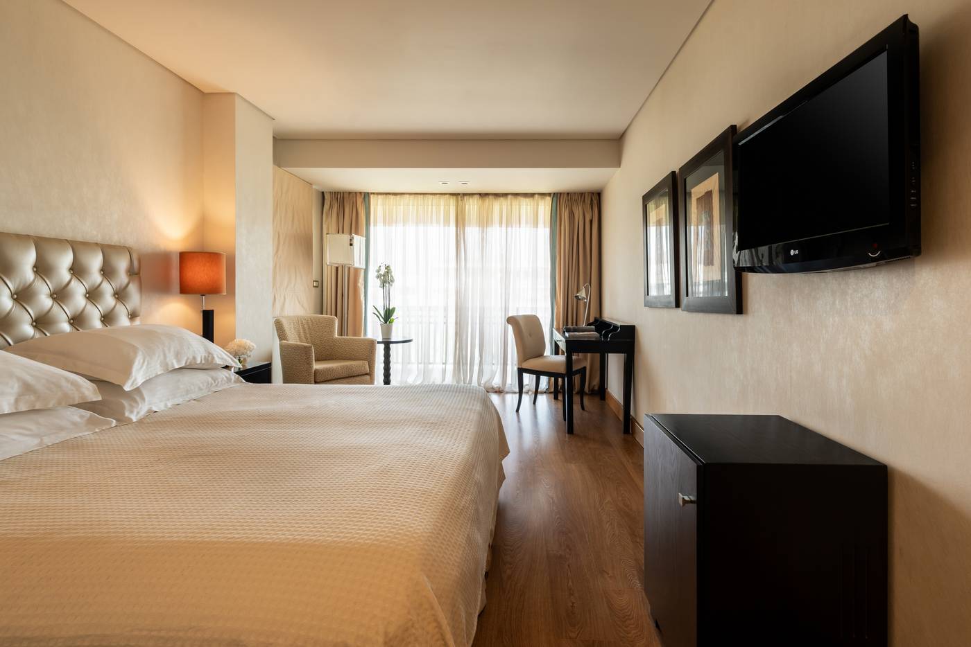 Plaza-Resort-Hotel-Room-17