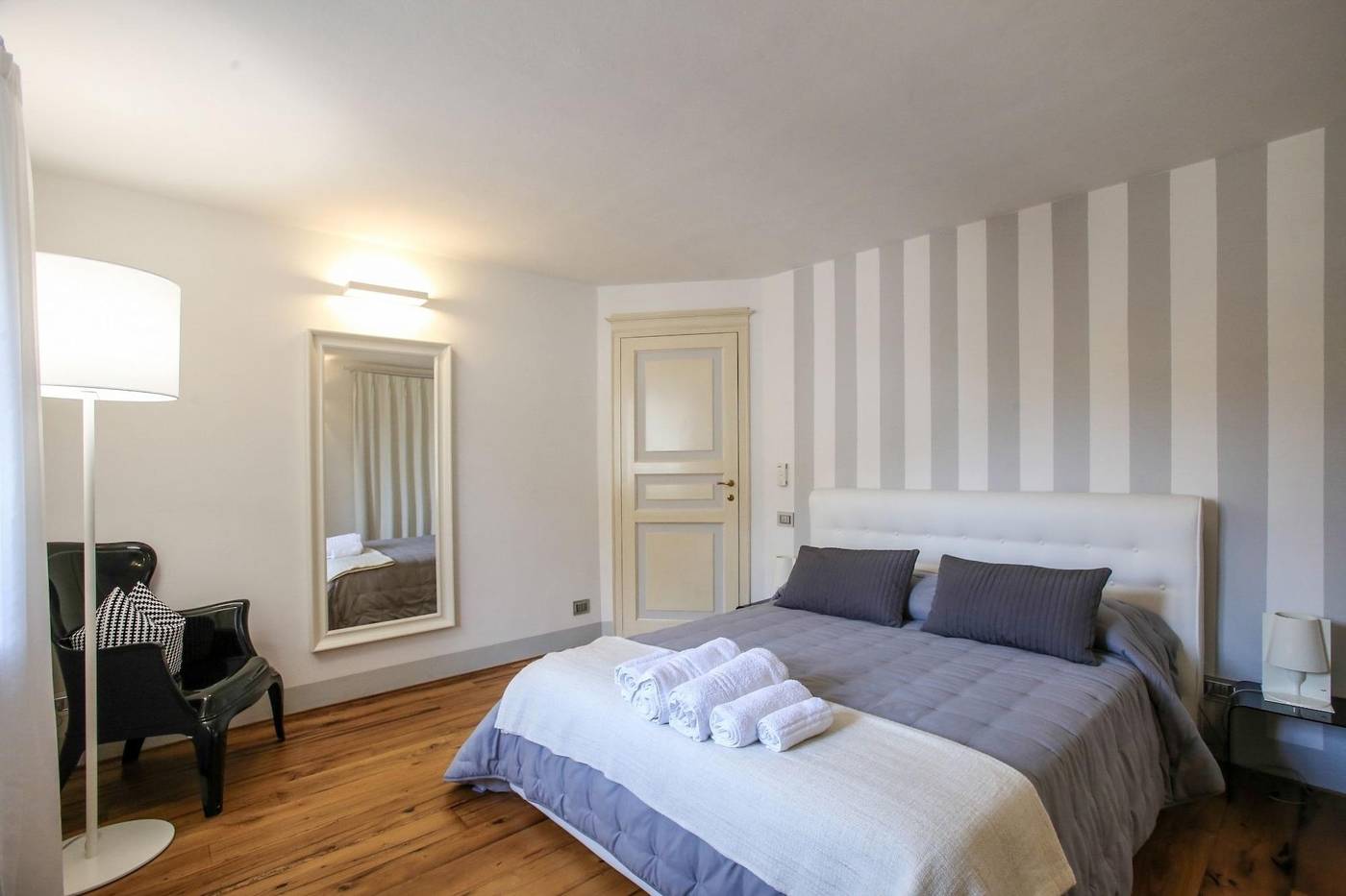 B&B Le Logge Luxury Rooms-Italy-SIENA-General view-1