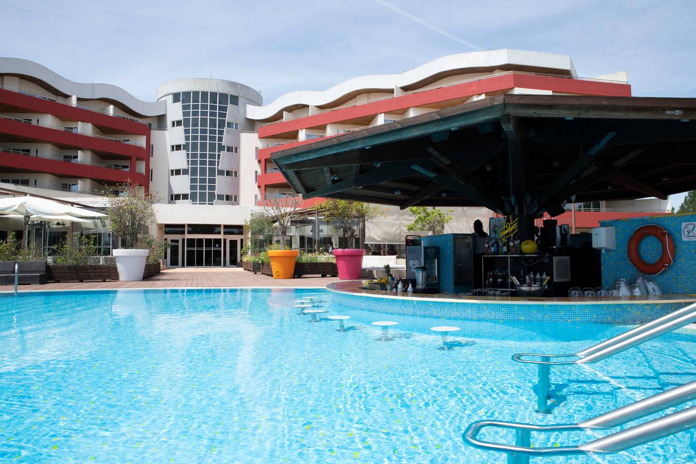 Solplay-Hotel-de-Apartamentos-Pool-2