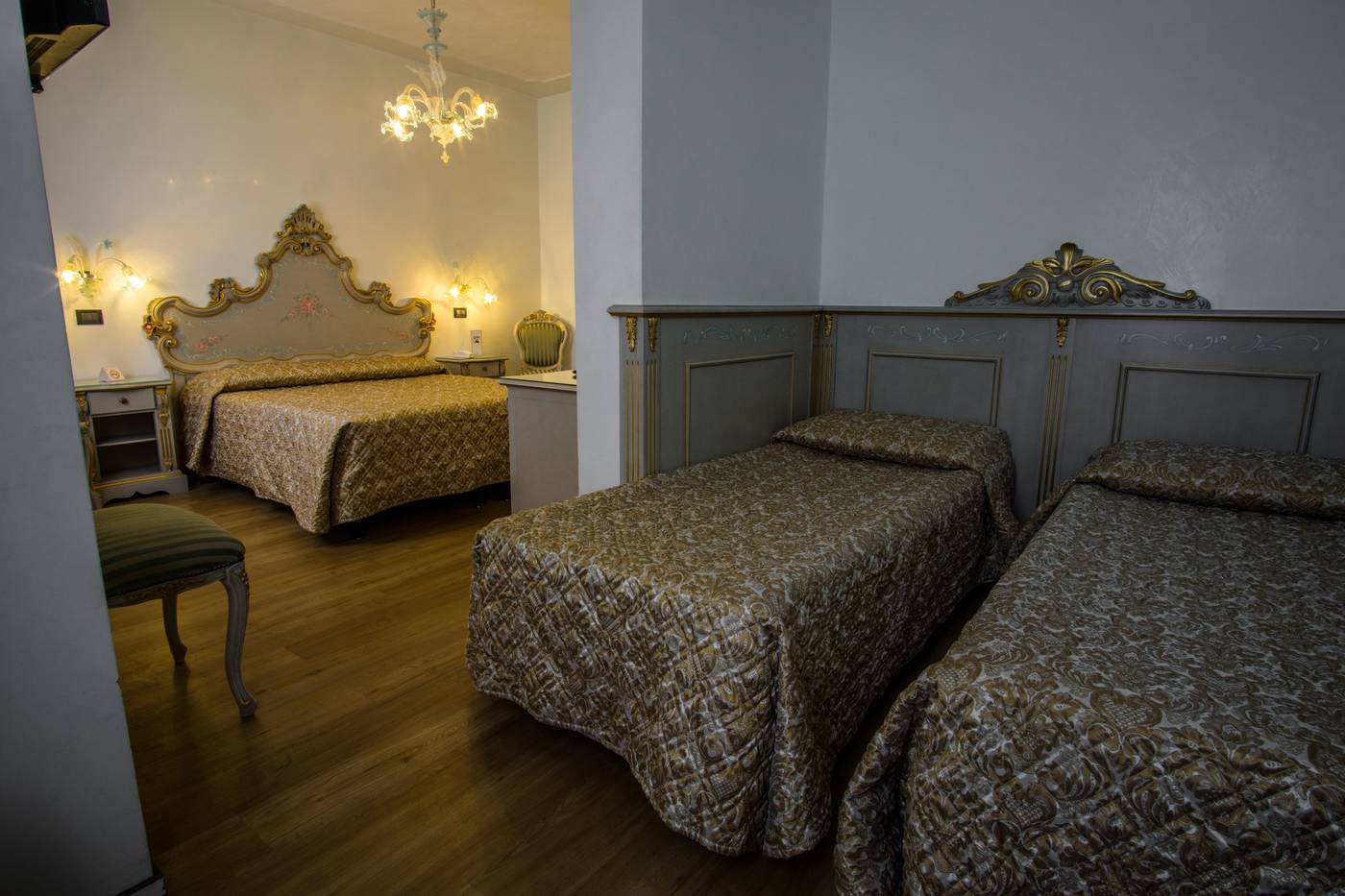 Carlton-on-the-Grand-Canal-Room-30