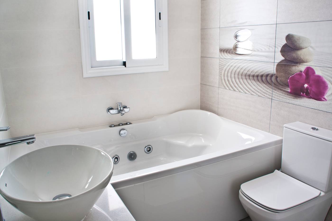 Europa-Splash-Room-43