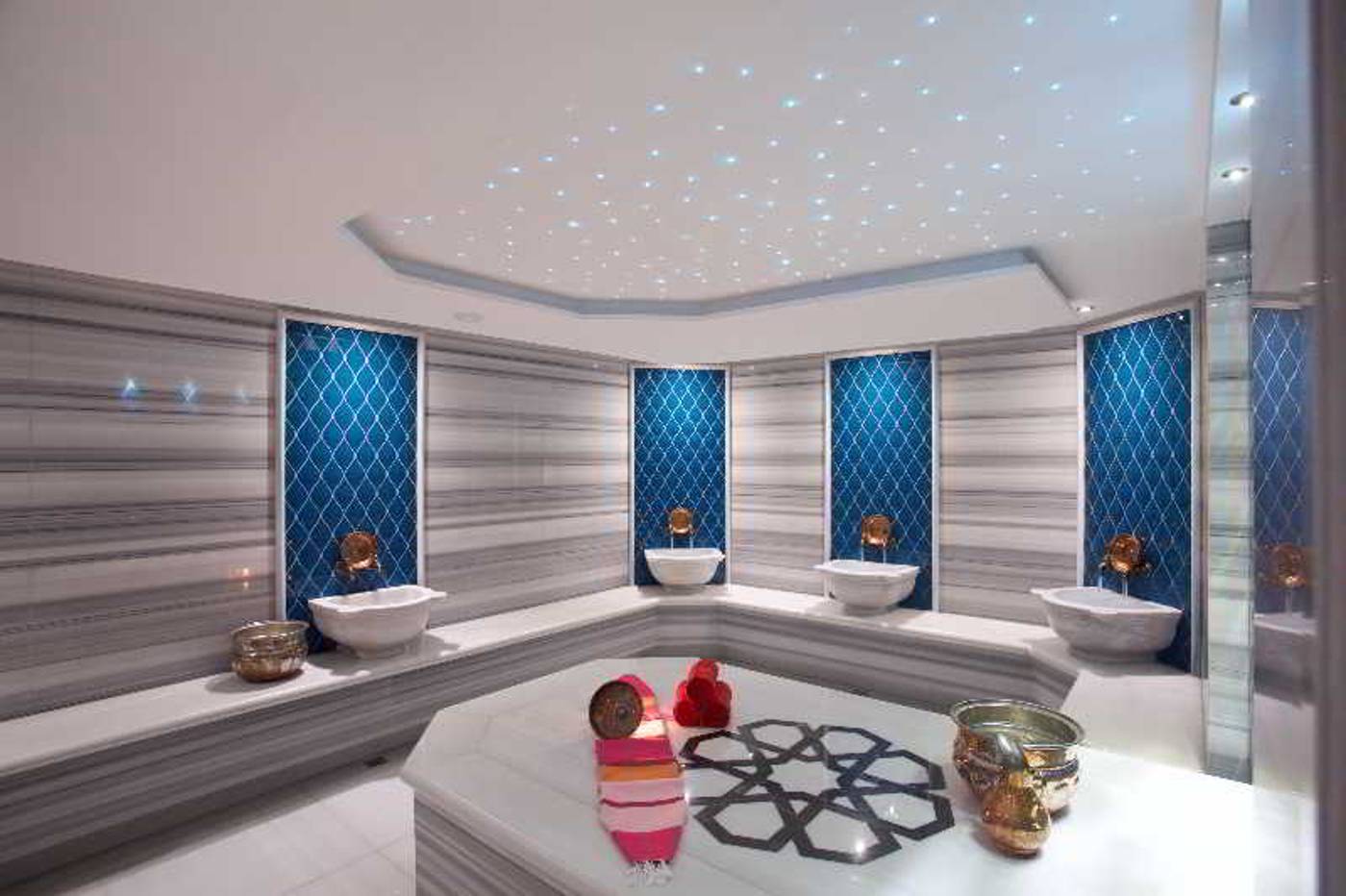 Dosso-Dossi-Hotels-Downtown-Sports-and-Entertainment-48