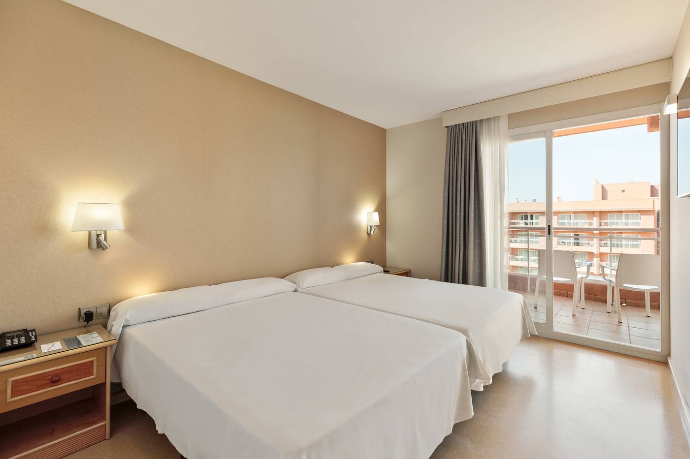 Best-Roquetas-Room-22