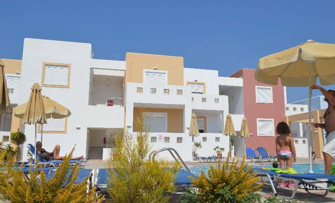 Gennadi-Garden-Apartments-Pool-13