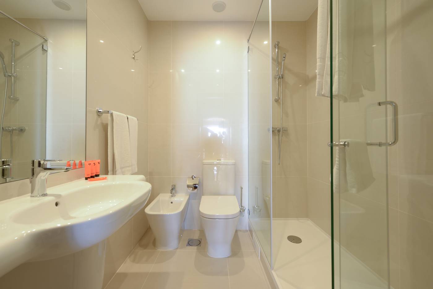 3HB-Golden-Beach-Room-22