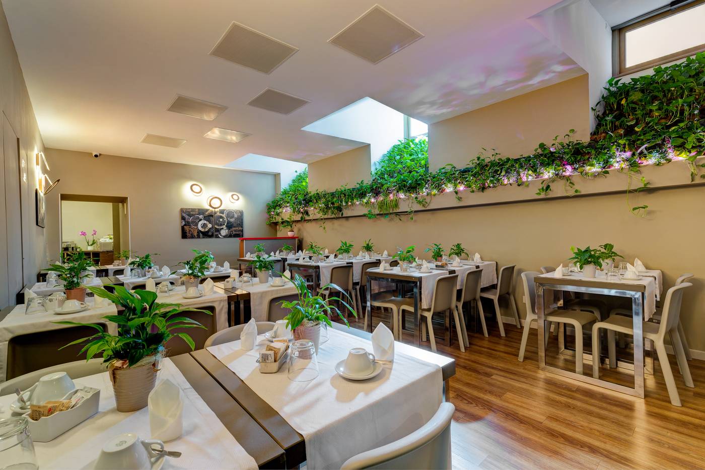 Al-Manthia-Hotel-Restaurant-1