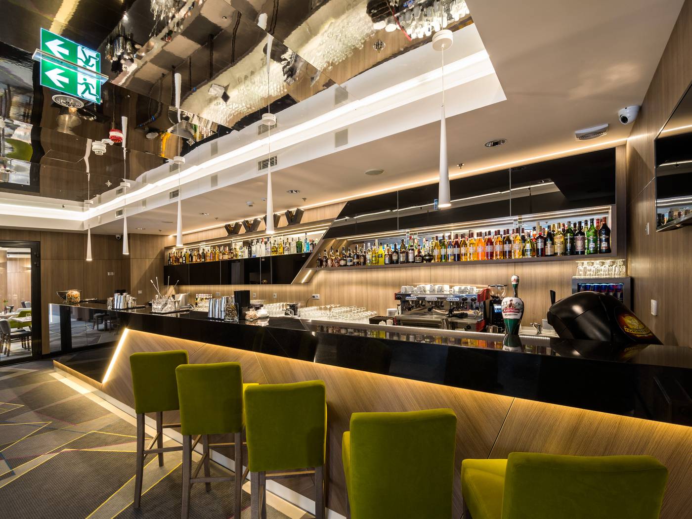 Golden-Tulip-Krakow-Kazimierz-Bar-19