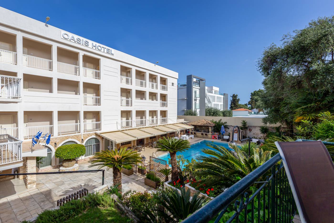 Oasis-Hotel-Pool-2