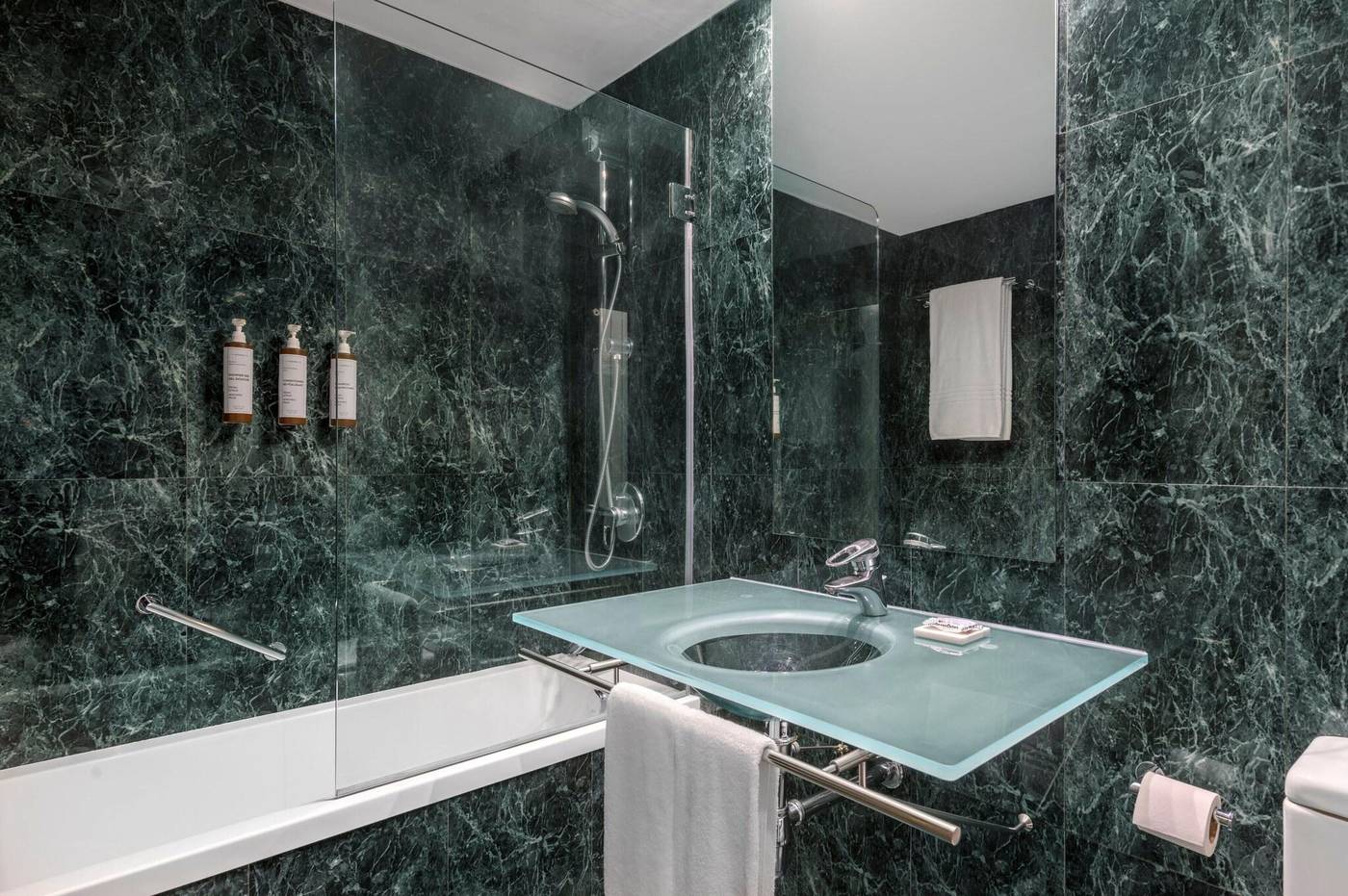 AC-Madrid-Los-Vascos-Room-40