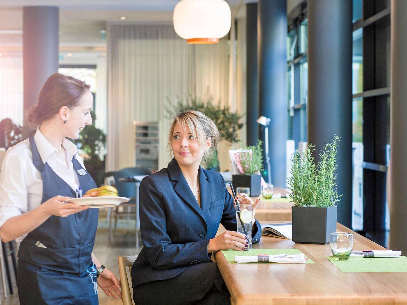 Novotel-Muenchen-City-Bar-28