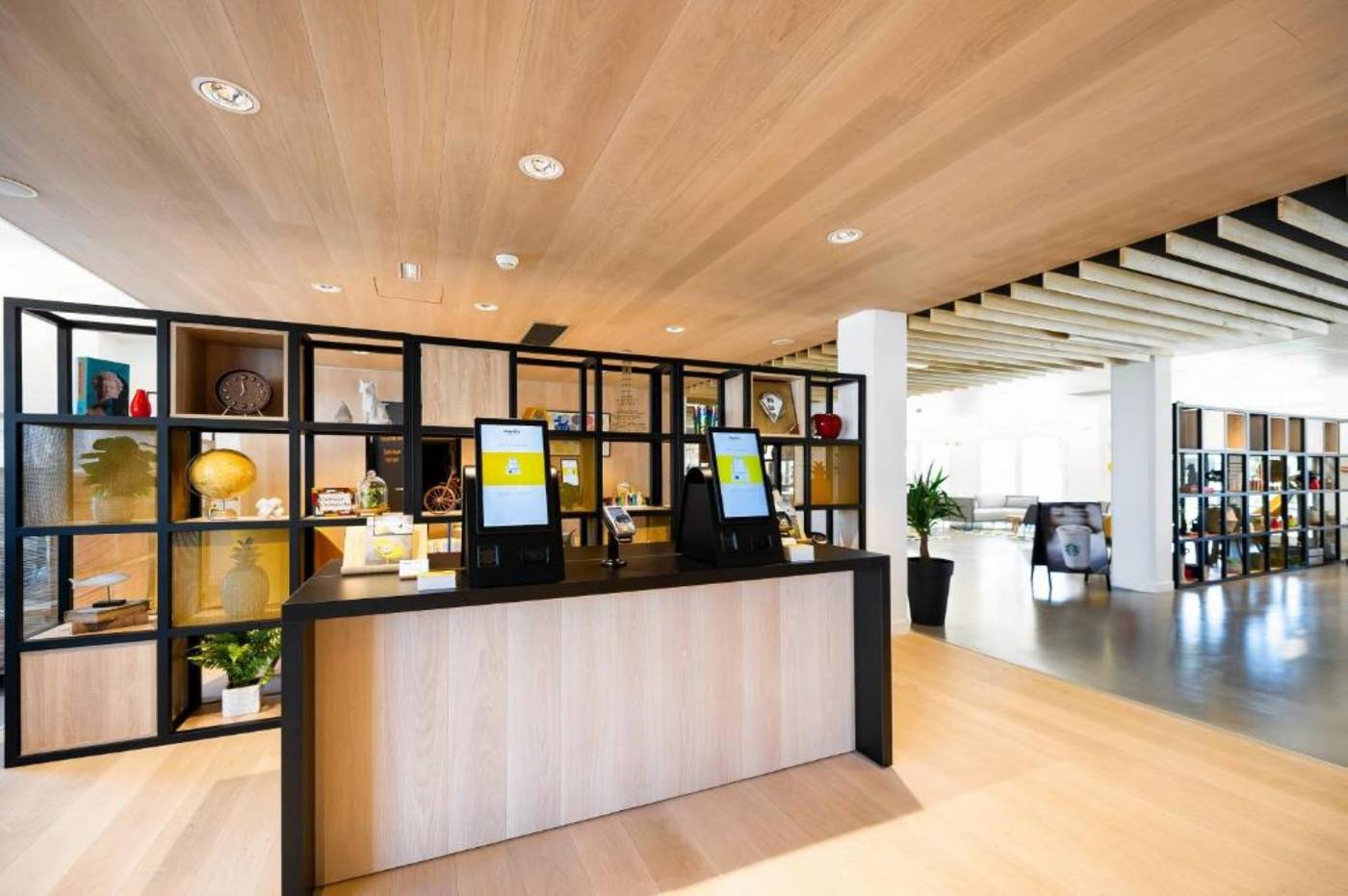 Staycity-Aparthotels-near-Disneyland---Paris-Lobby-16