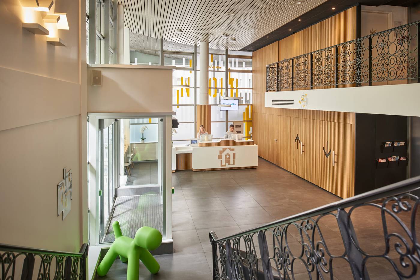 Campanile-Paris-Bercy-Village-Lobby-13