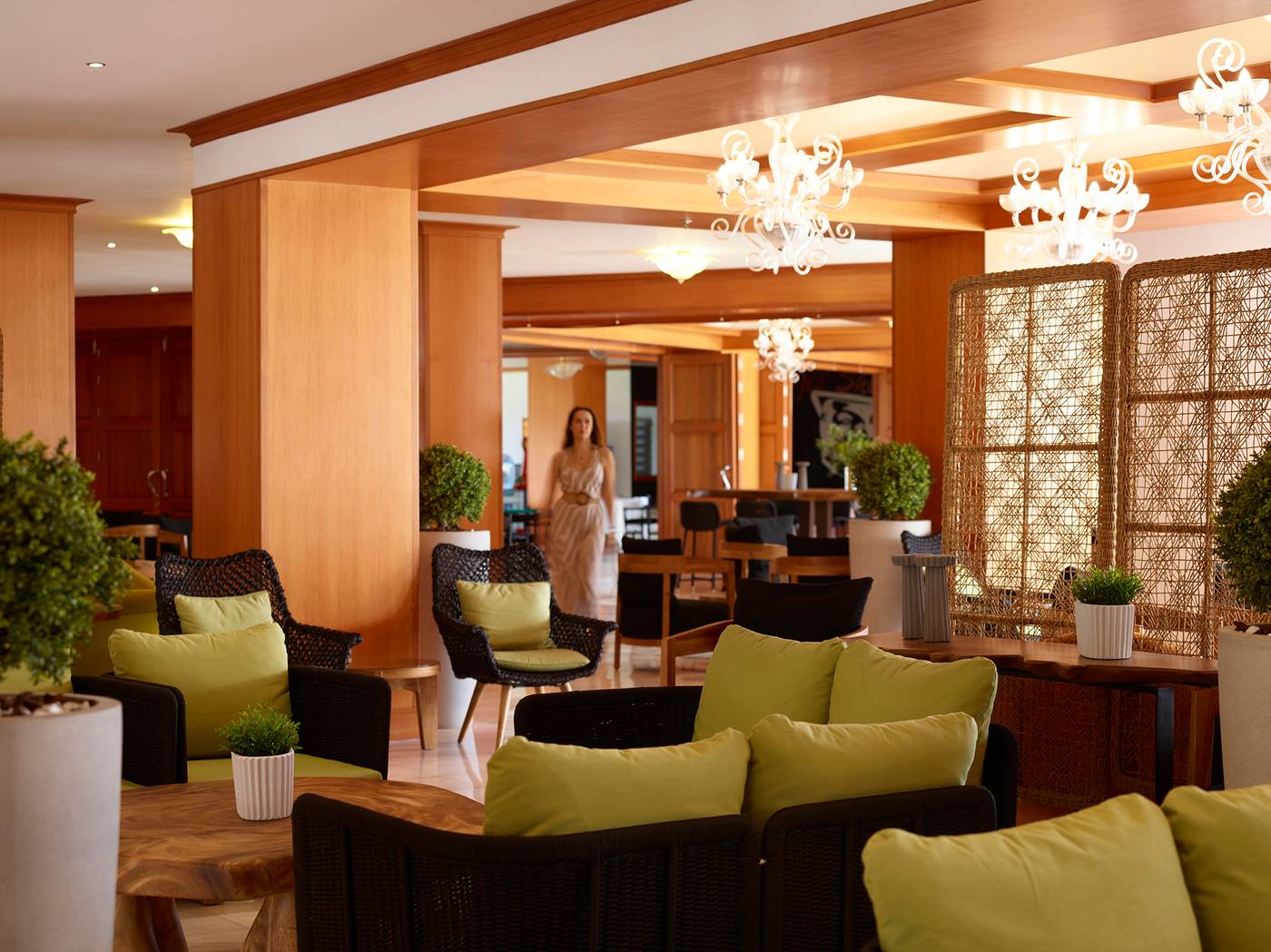 Serita-Beach-Hotel-Lobby-47