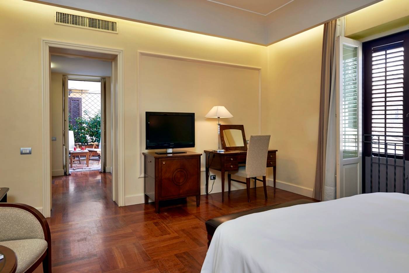 Eurostars-Centrale-Palace-General-view-12