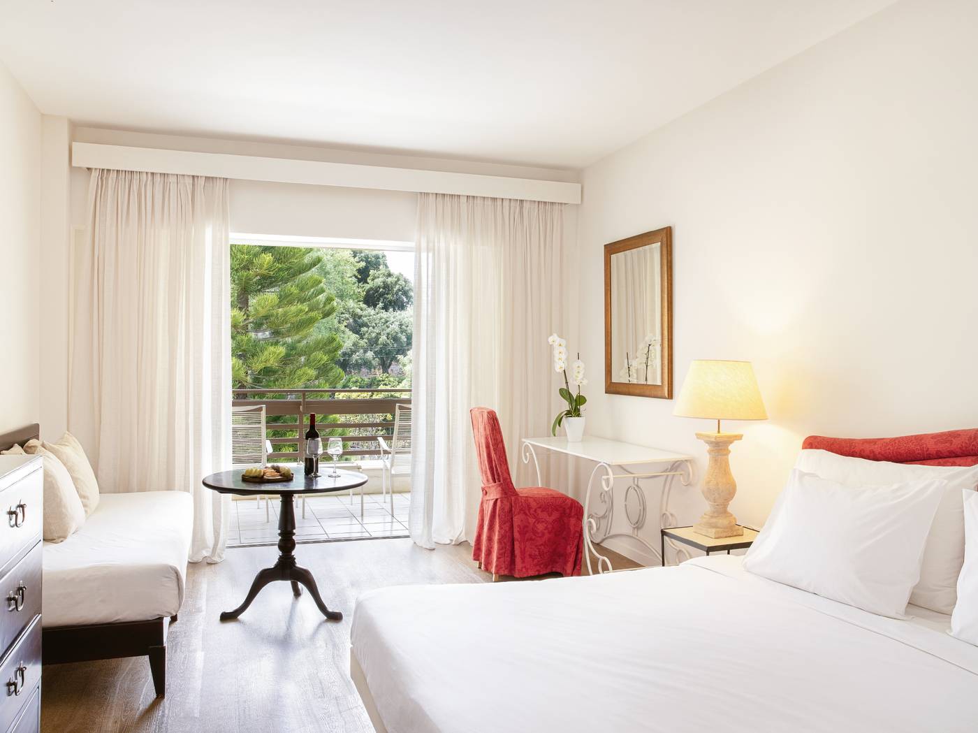 Grecotel-Luxme-Daphnila-Bay-Dassia-Room-14