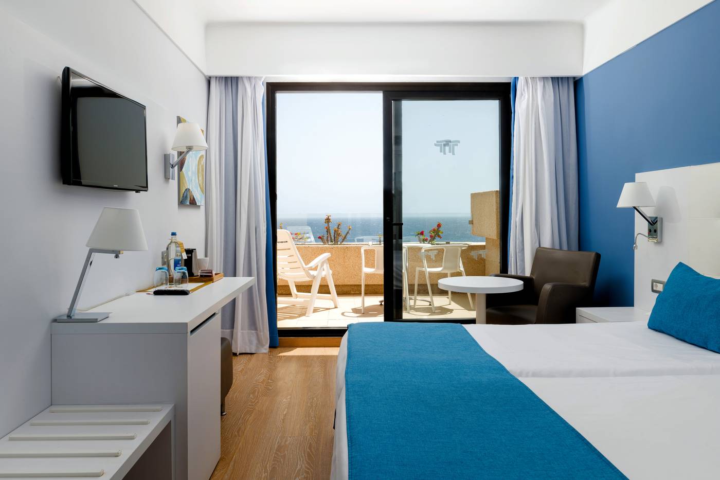 Alexandre-Teguise-Playa-Room-8