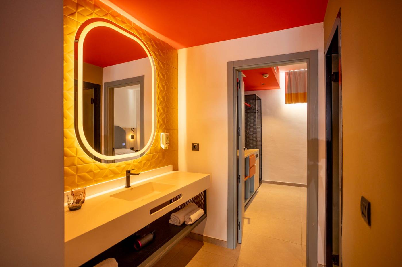 Sholeo-Lodges-Los-Gigantes---Adults-Recommended-Room-42