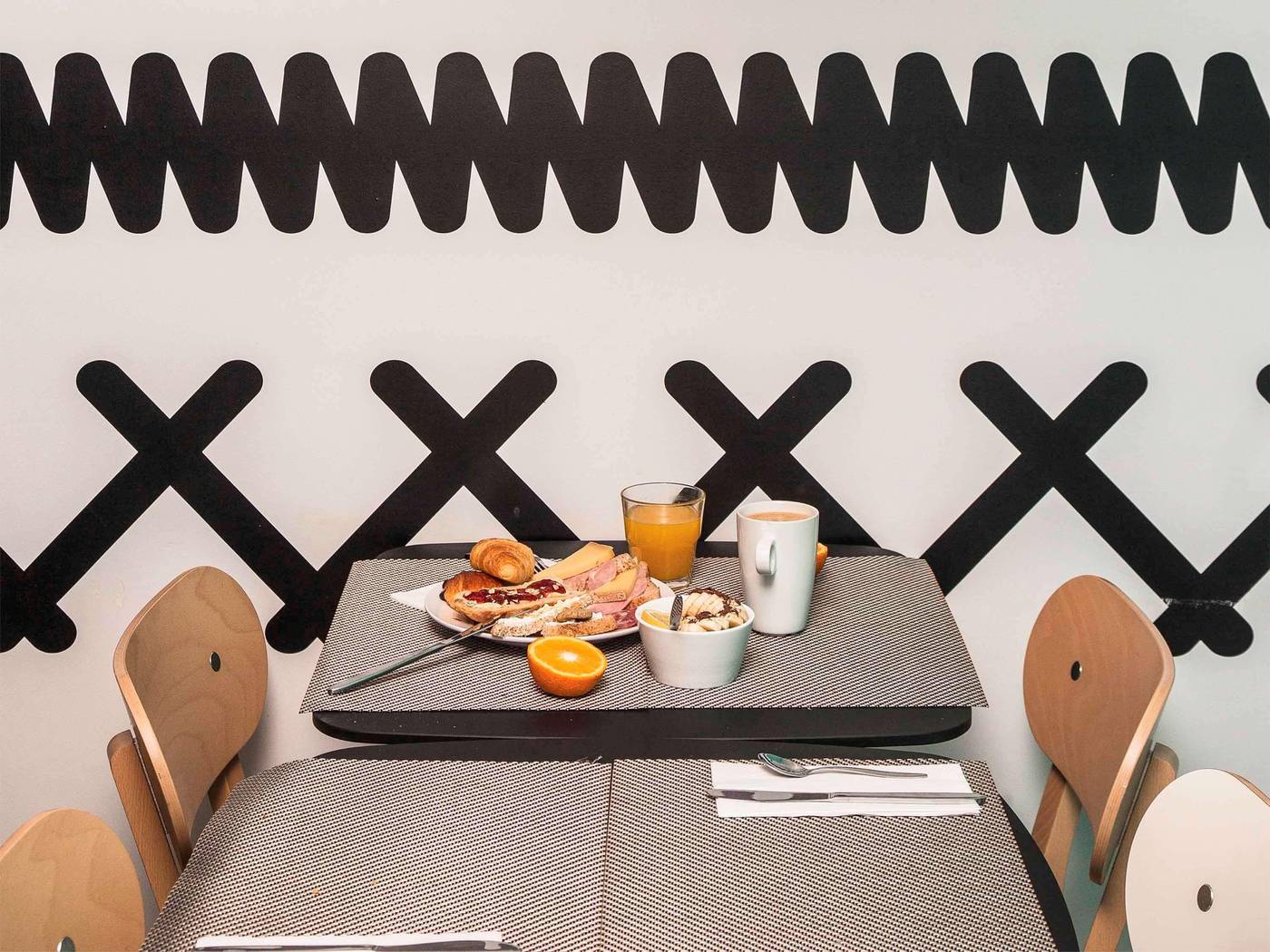 ibis-Styles-Paris-Gare-Saint-Lazare-Restaurant-19