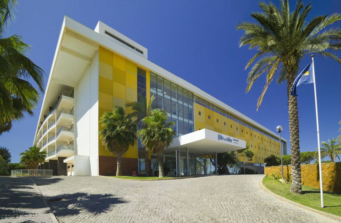 Alfagar-Alto-da-Colina-Lobby-14