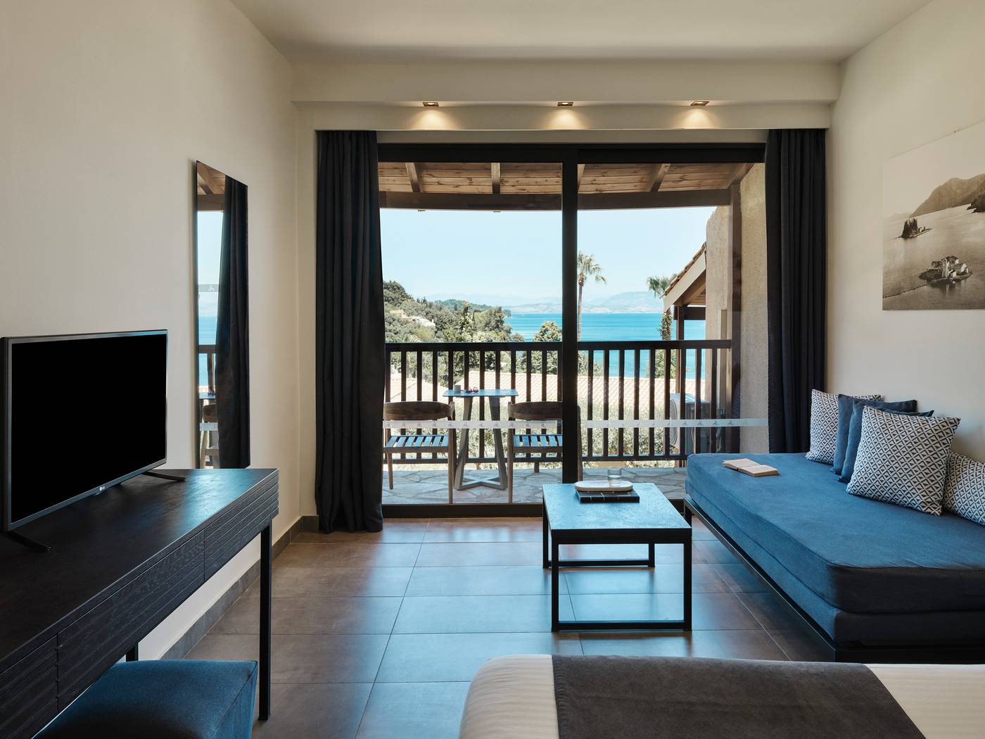 19.08.25 Aeolos Beach Resort