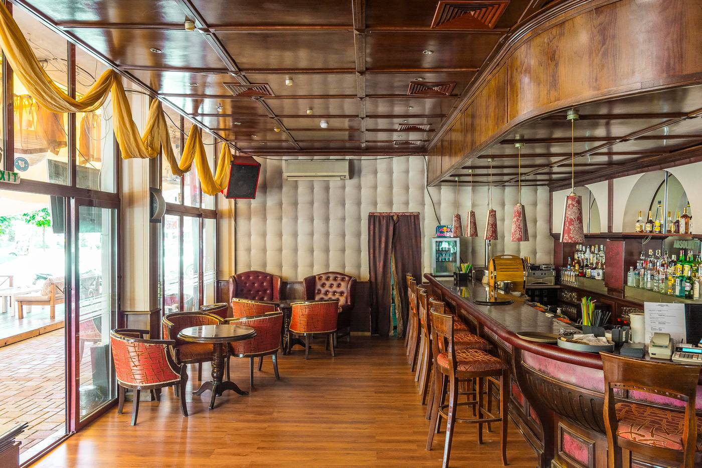 Mpm-Royal-Central-Bar-19