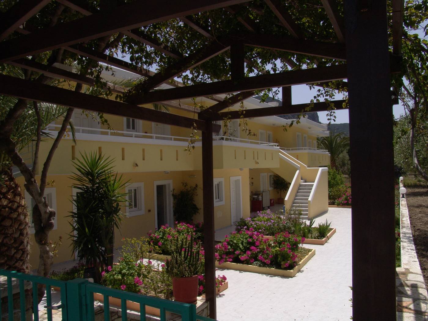 Kontessa-Apartments-Lobby-12