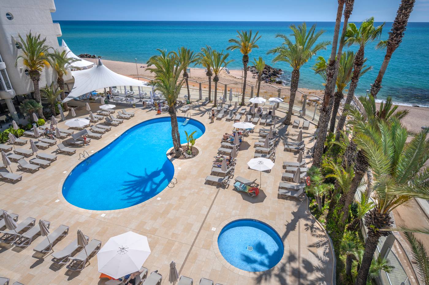 Hotel-Caprici-Pool-3