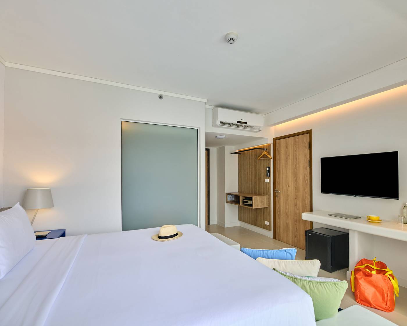 Lub-D-Phuket-Patong-Room-15