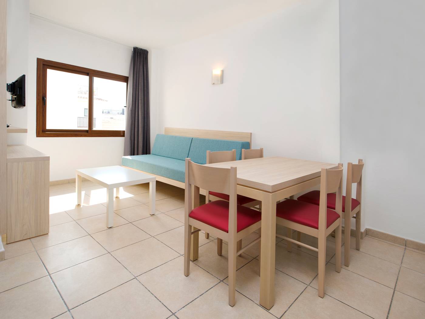 Apartamentos-Tramuntana-Room-16
