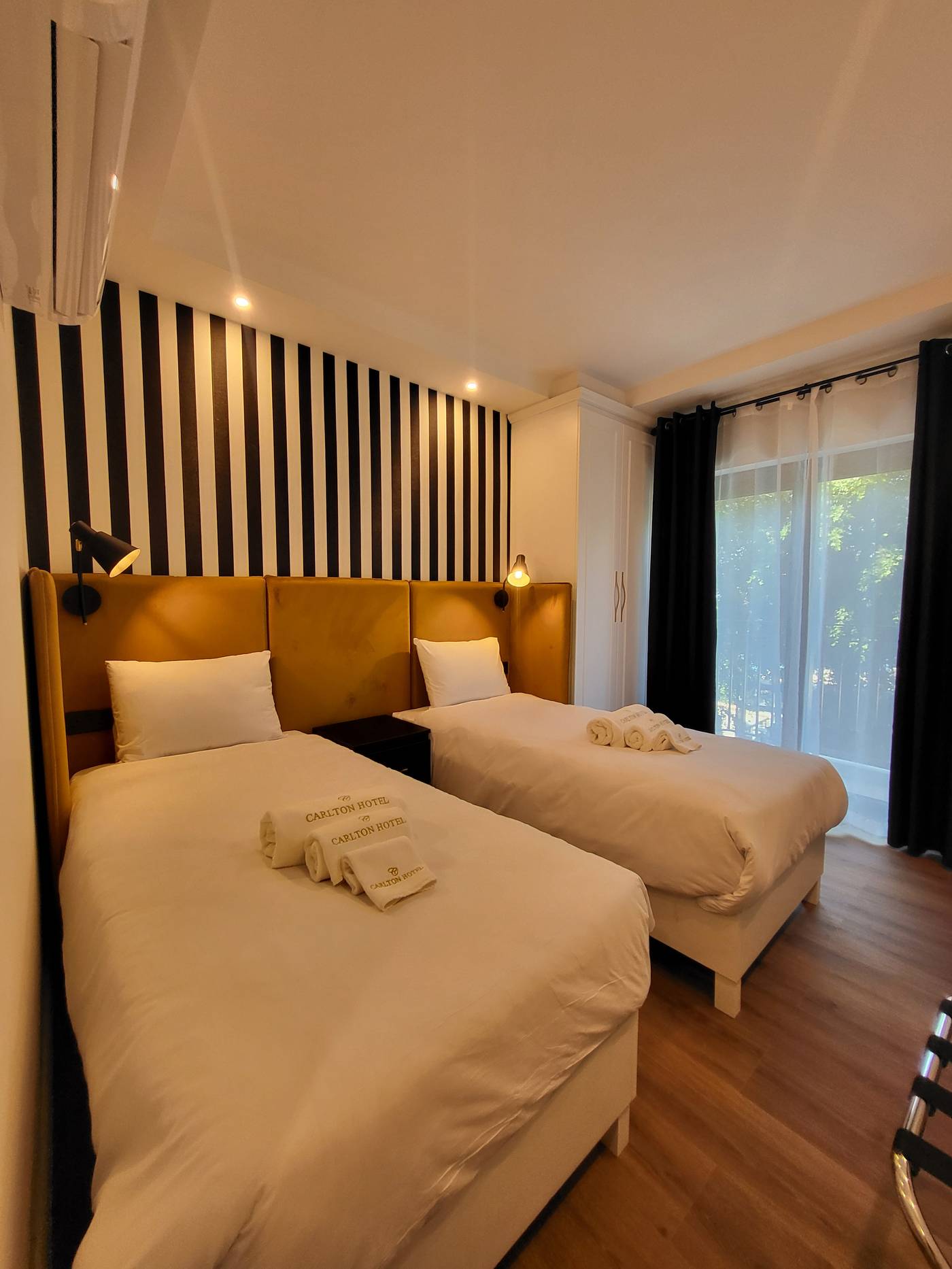 Carlton-Hotel-Room-11