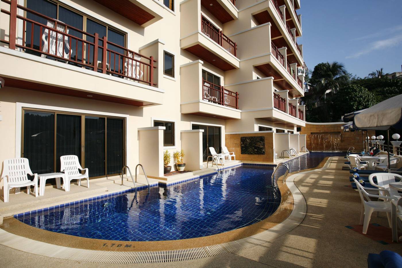 Jiraporn-Hill-Resort-Patong-Pool-1