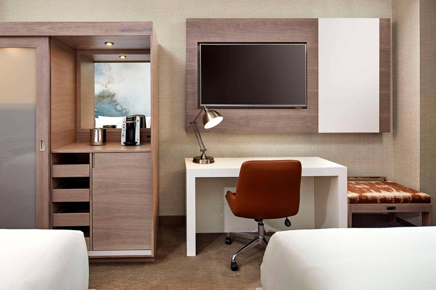 Cambria-Hotel-Anaheim-Resort-Area-Room-21