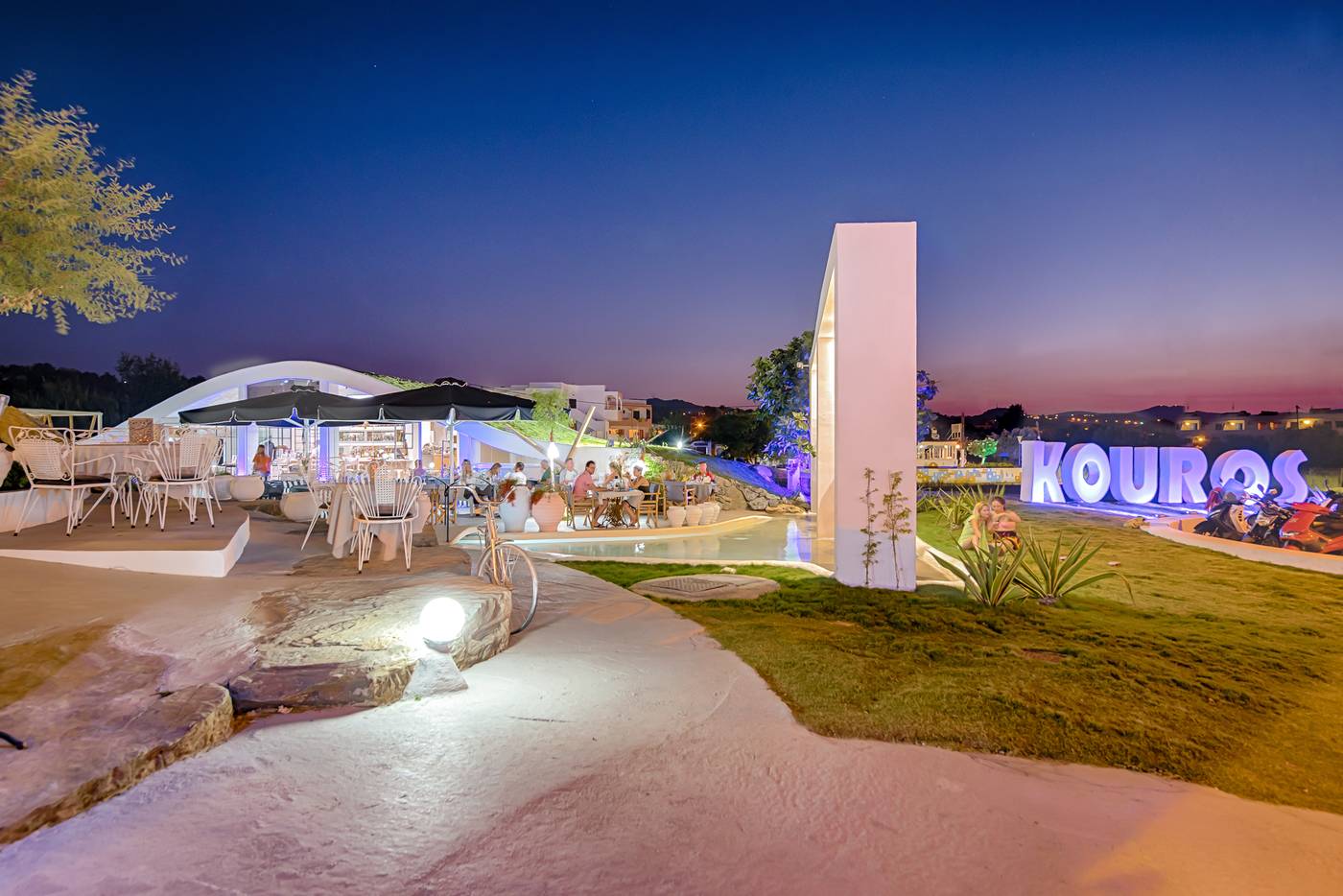 Kouros-Exclusive-General-view-18