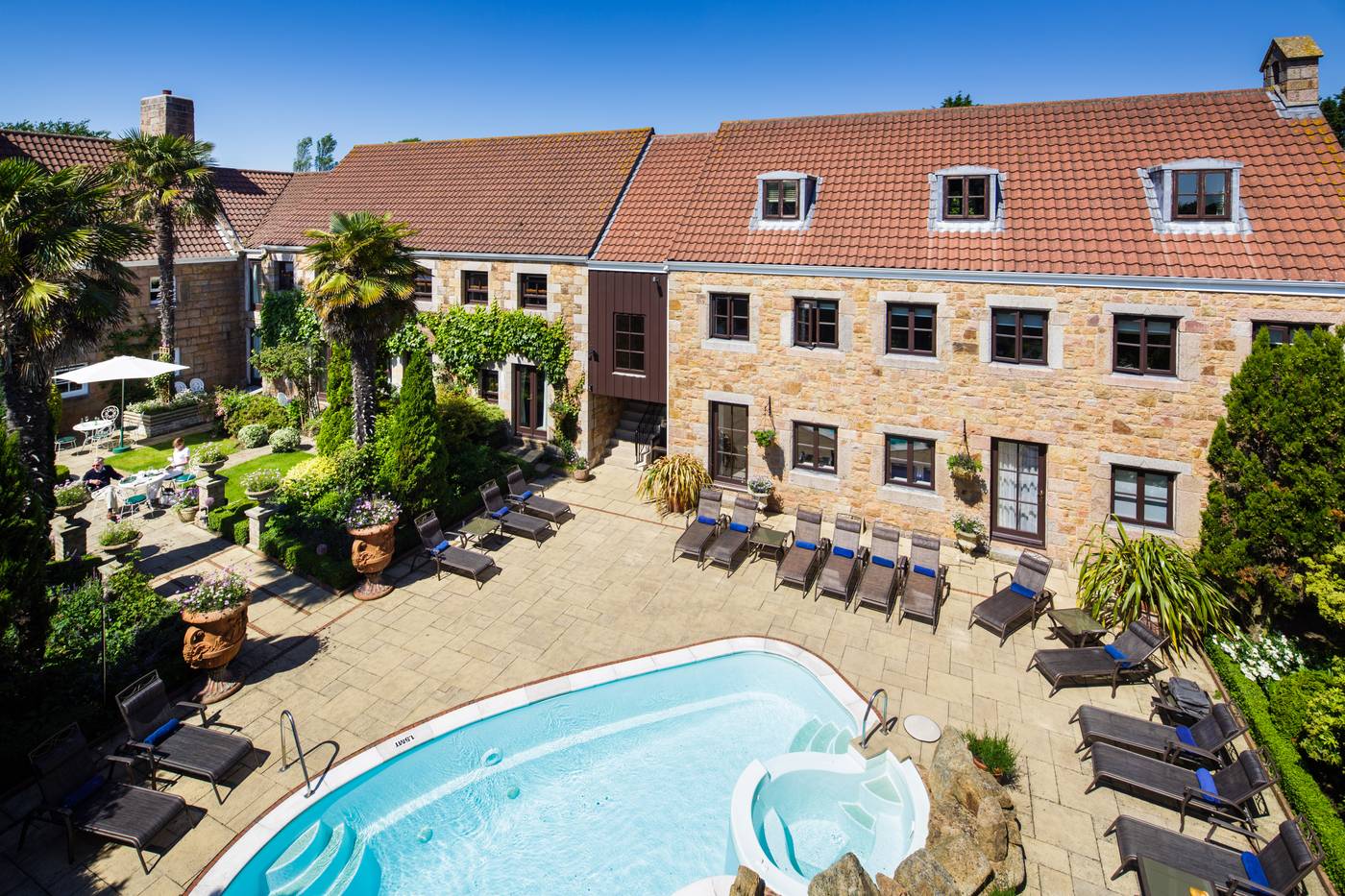 Greenhills-Country-Hotel-Pool-1