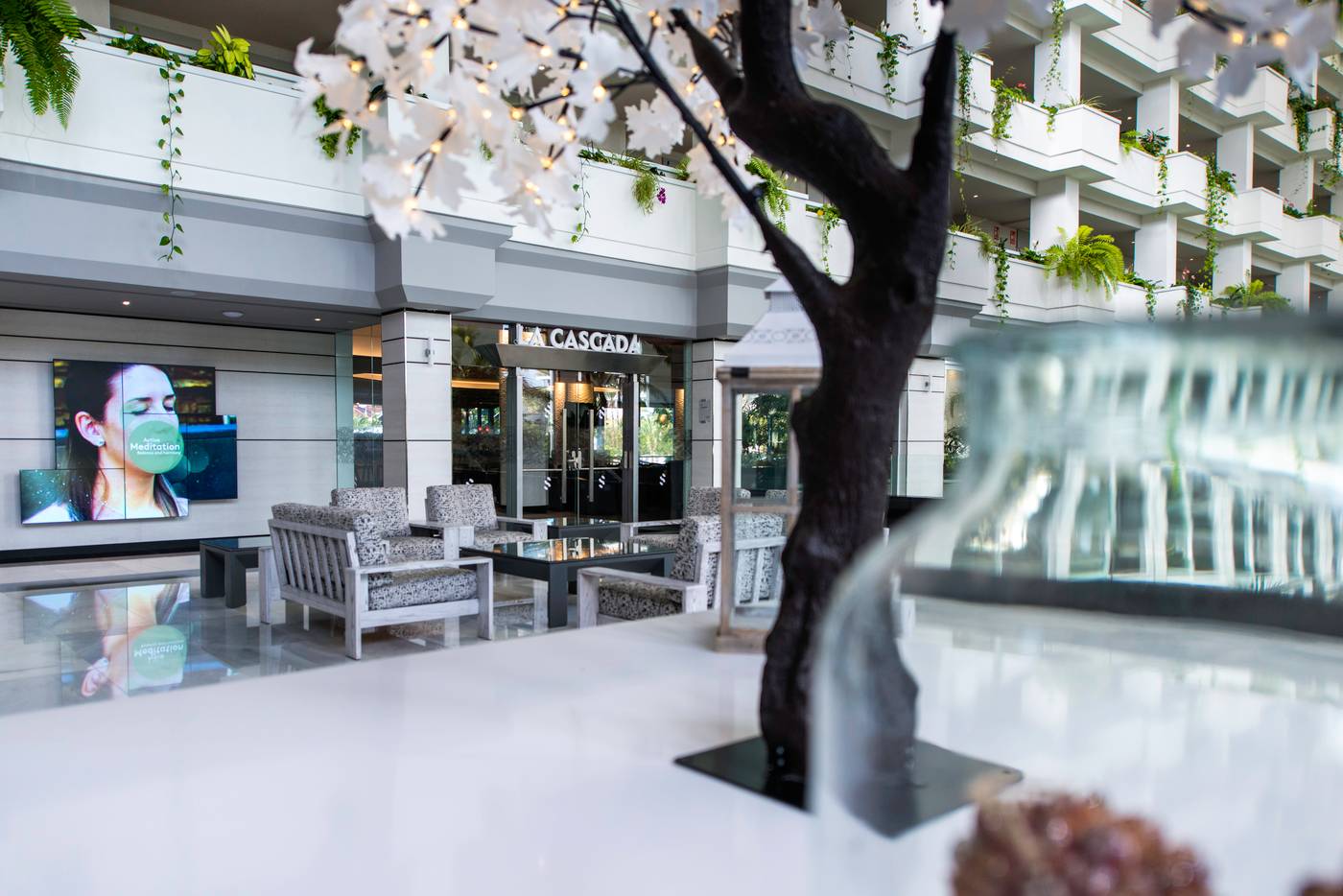 Spring-Hotel-Vulcano-Lobby-46