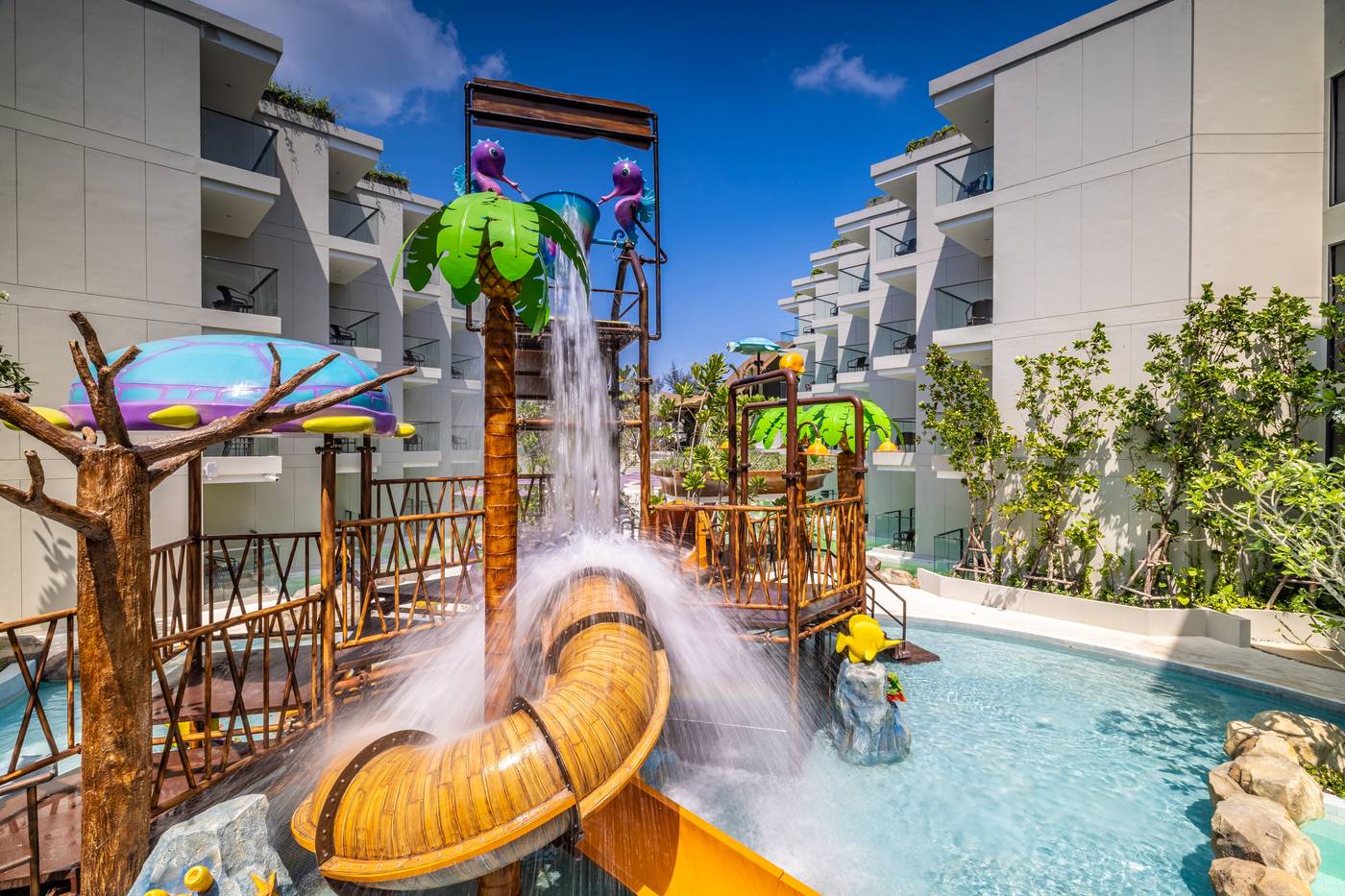 Phuket-Emerald-Beach-Resort-Pool-4