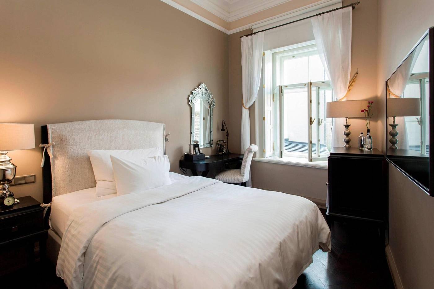 Hotel-Telegraaf--Autograph-Collection-Room-43